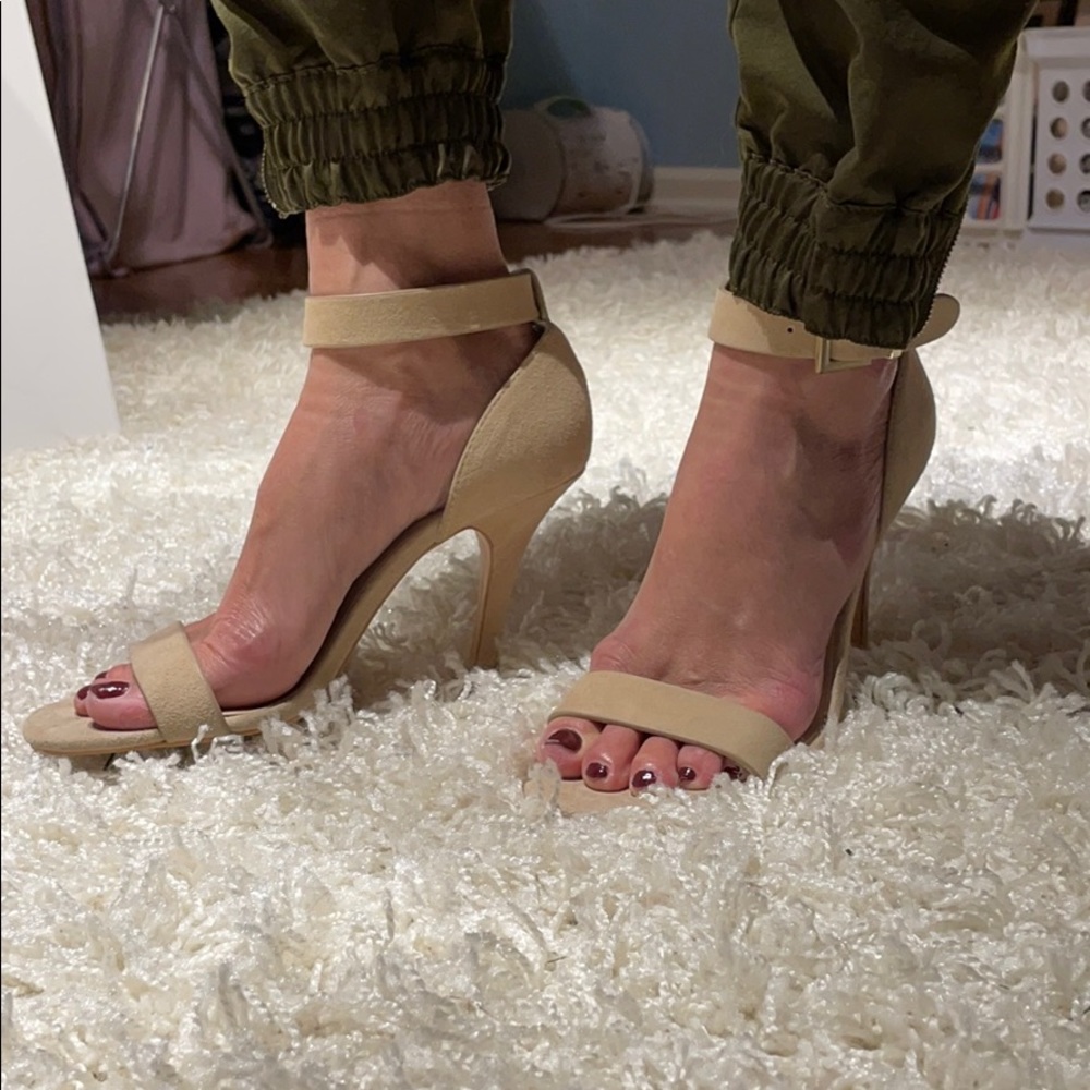 Saks Fifth Avenue Black Label Beige Heels